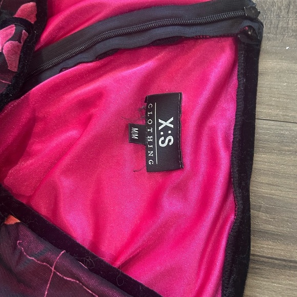 Black Skirt with Orange and Pink Pattern A-Line Knee-Length - Picture 4 of 4